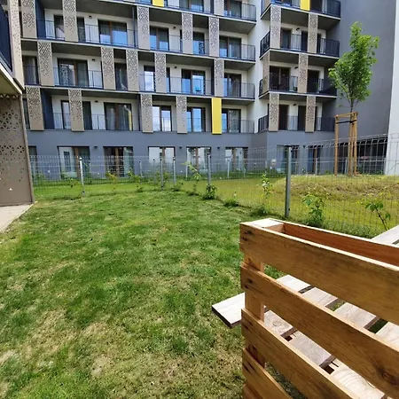 Stylish With Terrace And Garage In The Center